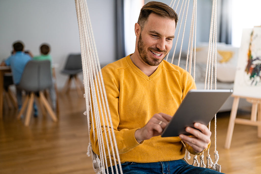 You either die, Google, or live to see yourself become 2010 Microsoft Google Microsoft