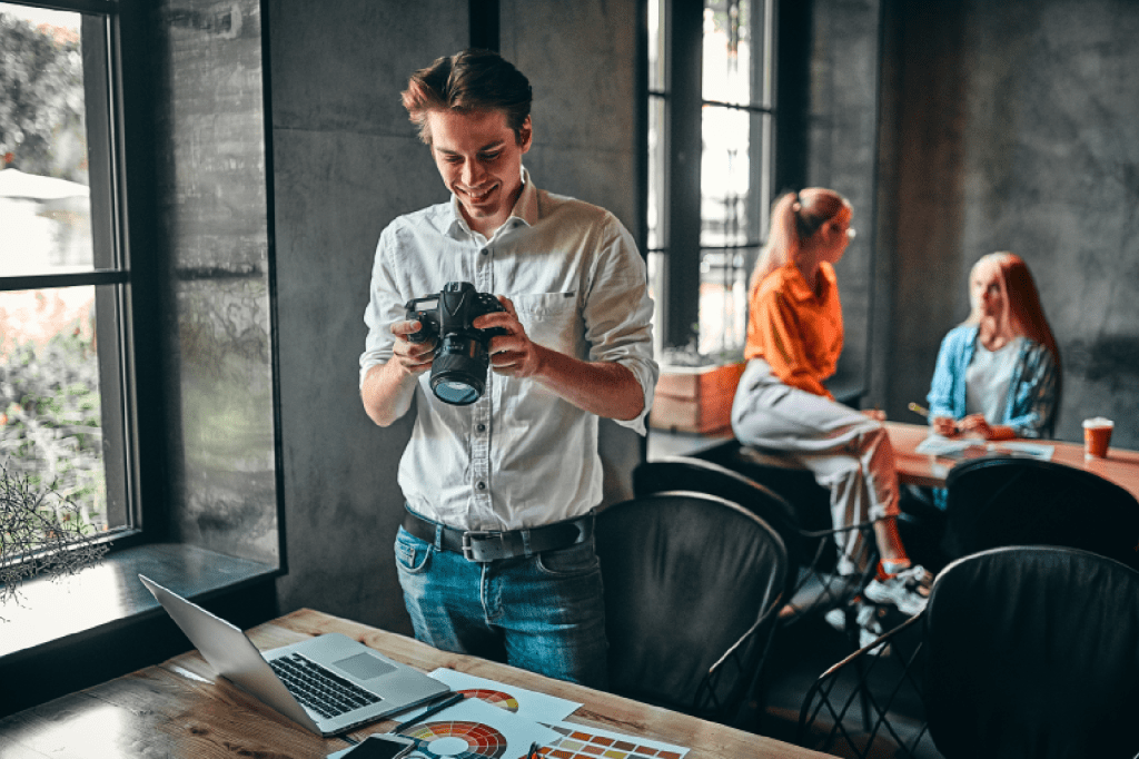 Why Your Freelance Business Could Benefit From Collaborating With Other Freelancers collaborate with freelancers